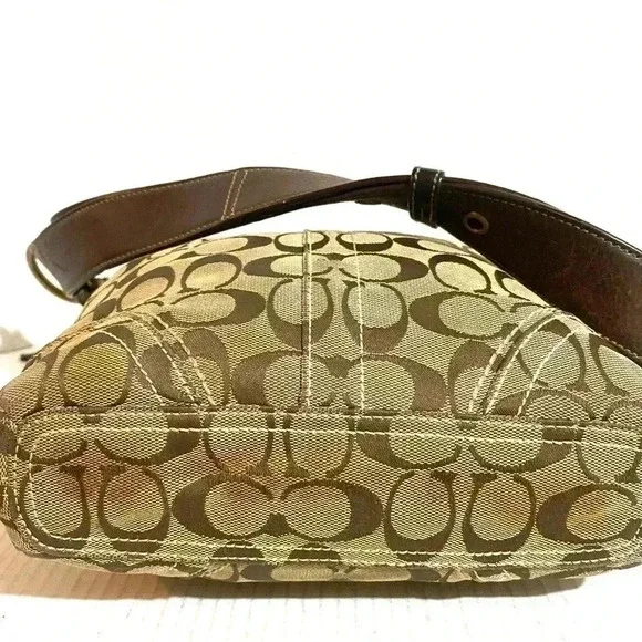 Coach vintage CC signature print canvas crossbody handbag - Picture 6 of 12